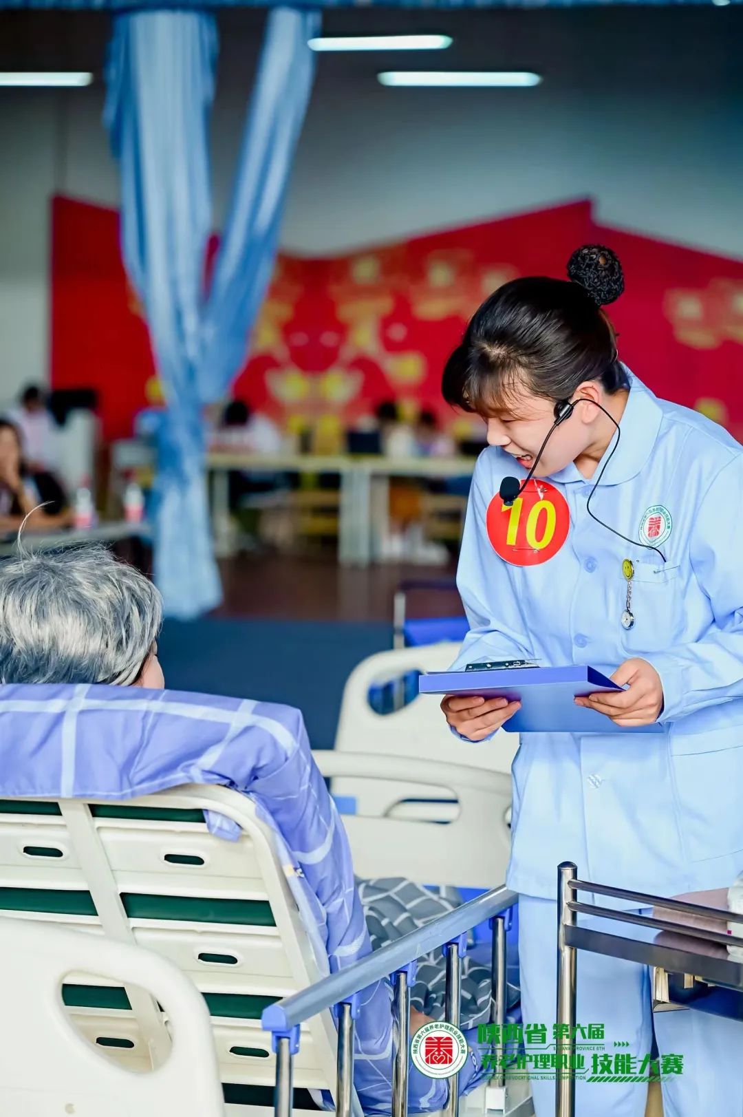 頤悅養(yǎng)老公司的李露露，你是好樣的！