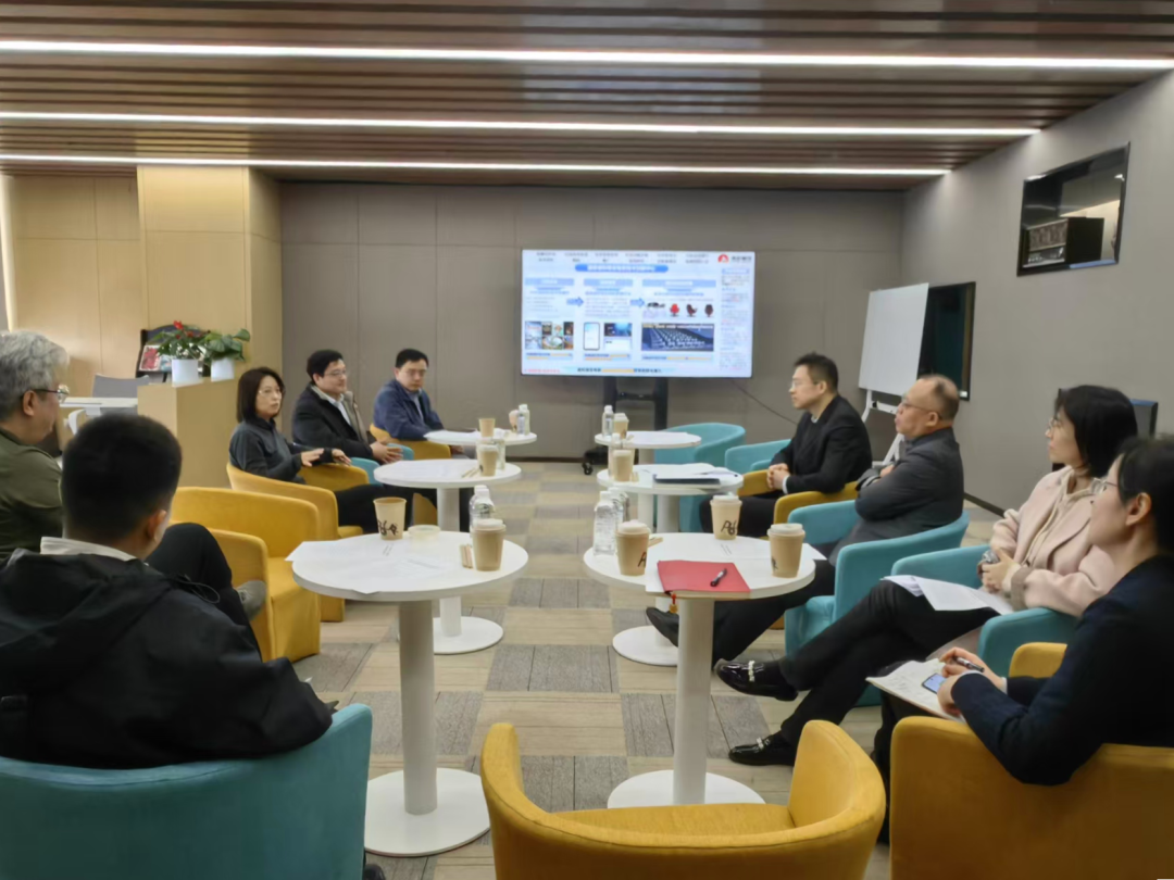 貫徹“XR產(chǎn)業(yè)創(chuàng)新中心”建設(shè)戰(zhàn)略布局，西投控股赴西部電影集團有限公司座談交流