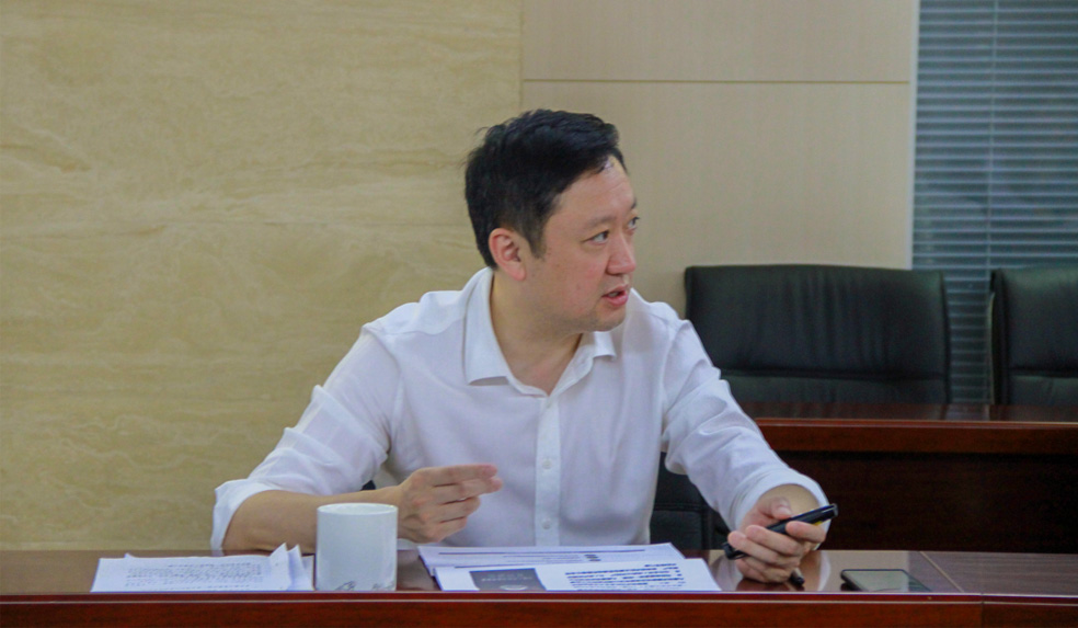 杜巖岫同志參加支部活動(dòng)，為黨員講授黨課